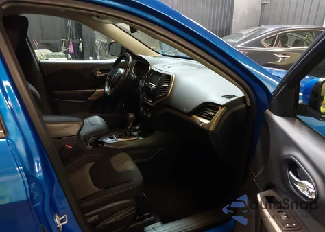 2018 Jeep Cherokee Latitude 4X4 z USA, uszkodzony, nr VIN 1C4PJMCX0JD598614